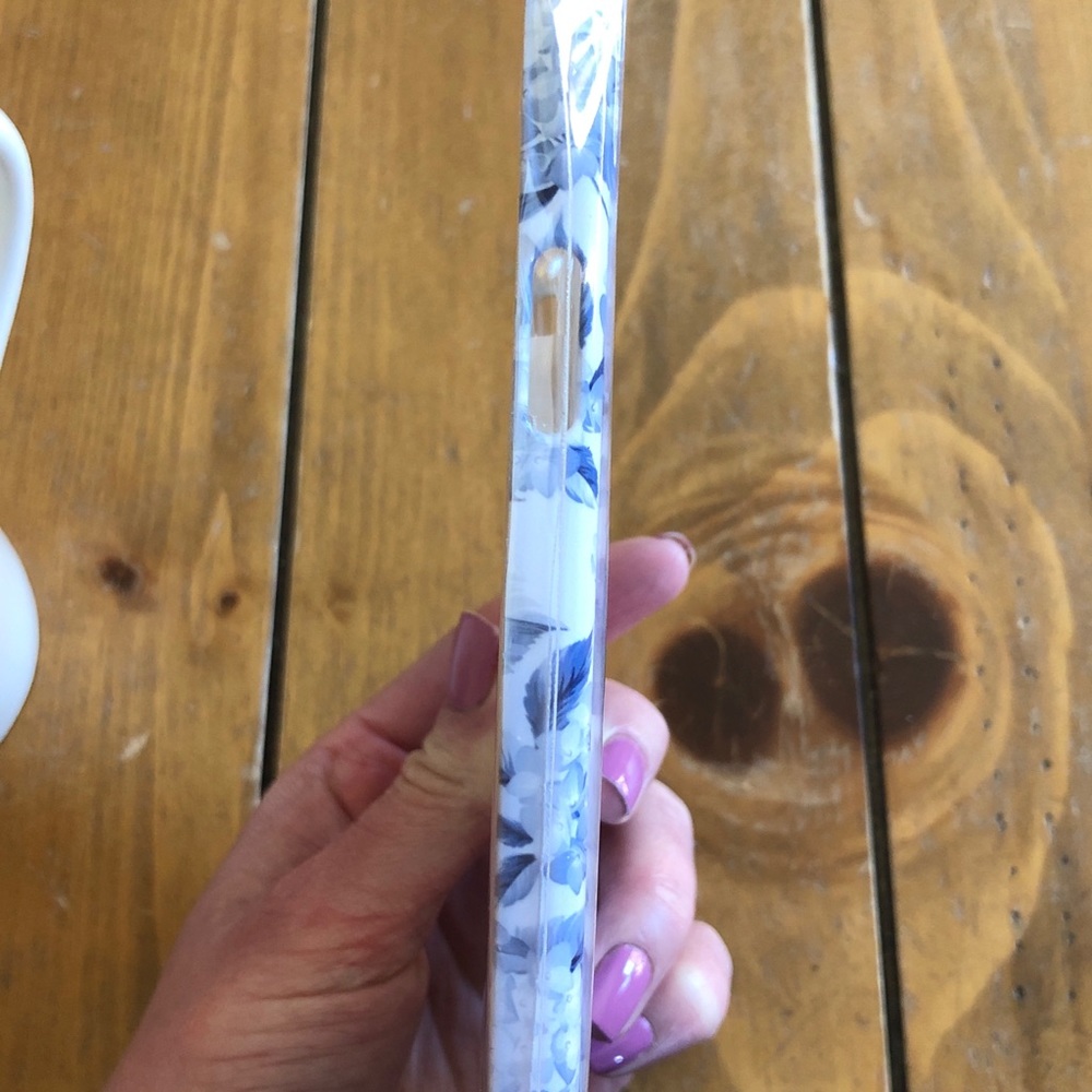 iPhone XR case - Picture 2 of 2